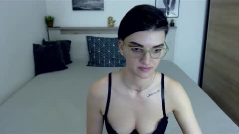 Snapshot of amylexy chatting on 01-10-25, 10:50 Hi there guys My pleasure in your hands pvt is open online show from 01-10-25, 10:50