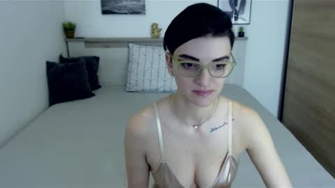 Snapshot of amylexy chatting on 01-13-25, 08:05 Hi there guys My pleasure in your hands pvt is open online show from 01-13-25, 08:05