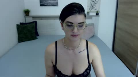 Hi there guys  My pleasure in your hands  pvt is open online show from 07-16-26, 06:58