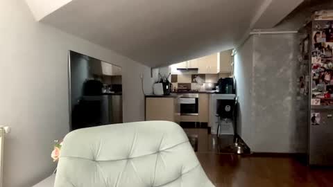 amyroberta92 online show from 12-04-25, 07:39