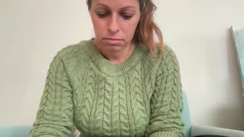 Amy Smilez online show from 10-17-25, 03:47