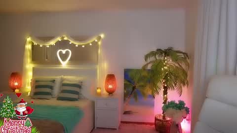 Snapshot of amyvalentine chatting on 12-25-24, 06:20 AmyValentine online show from 12-25-24, 06:20
