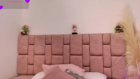 amyvegaa_ online show from 12-18-25, 01:17