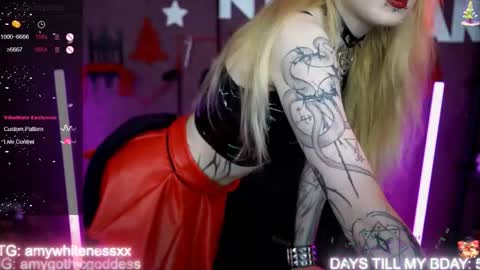 Snapshot of amywhitenessxx chatting on 12-20-25, 12:45 Amy switch Goddess divine Mistress online show from 12-20-25, 12:45