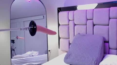 amywhitte_ online show from 12-18-25, 06:58