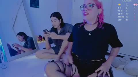 Snapshot of amyy_rouse chatting on 06-21-26, 01:13 Collinns online show from 06-21-26, 01:13
