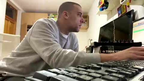 amyyrlikesdeep online show from 10-05-25, 11:35