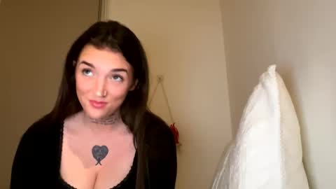 Amyyyoxxo online show from 03-07-25, 08:11