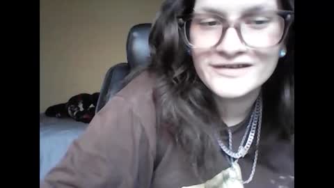 Snapshot of an_e333 chatting on 10-13-25, 11:38 an_e333 online show from 10-13-25, 11:38