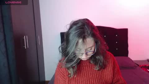 Snapshot of ana_arms_ chatting on 04-13-26, 05:40 ana_arms_ online show from 04-13-26, 05:40