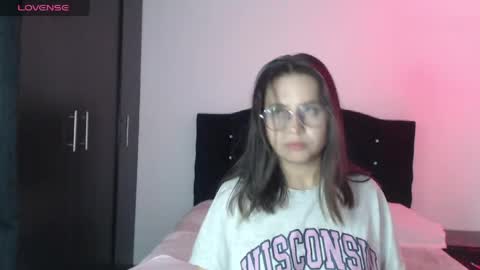 Snapshot of ana_arms_ chatting on 04-26-26, 07:44 ana_arms_ online show from 04-26-26, 07:44