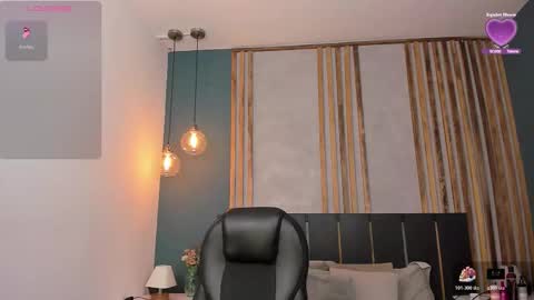 Ana Coral online show from 11-13-25, 03:27