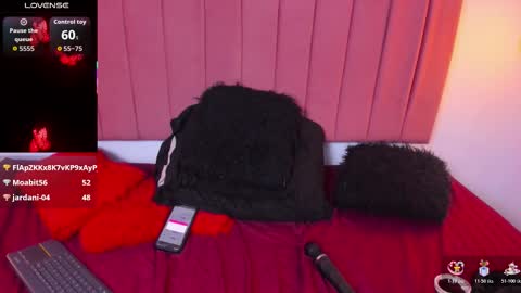 Snapshot of ana_foxi chatting on 12-15-25, 06:28 ana online show from 12-15-25, 06:28