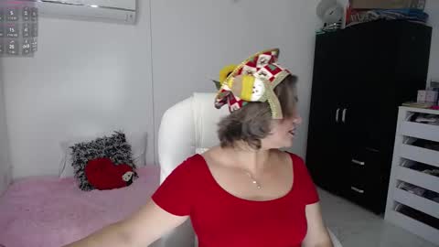 Snapshot of ana_hotmilf chatting on 12-24-24, 10:28 Ana online show from 12-24-24, 10:28