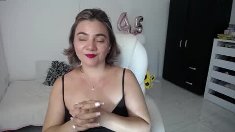 Snapshot of ana_hotmilf chatting on 01-24-25, 02:49 Ana online show from 01-24-25, 02:49