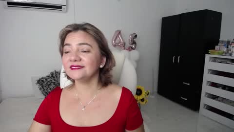 Snapshot of ana_hotmilf chatting on 01-24-25, 11:15 Ana online show from 01-24-25, 11:15