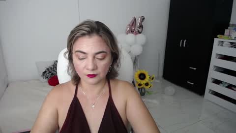 Snapshot of ana_hotmilf chatting on 02-01-25, 11:16 Ana online show from 02-01-25, 11:16