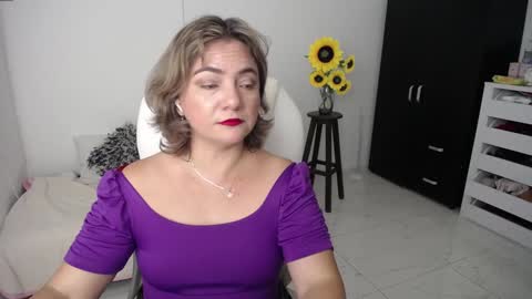 Snapshot of ana_hotmilf chatting on 02-08-25, 03:00 Ana online show from 02-08-25, 03:00