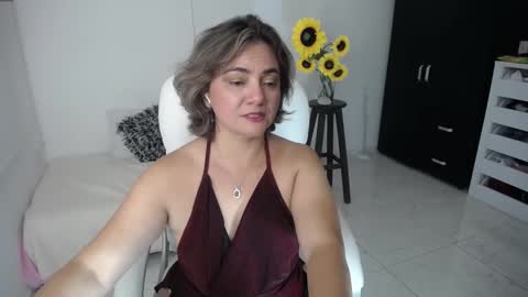 Snapshot of ana_hotmilf chatting on 03-04-25, 03:33 Ana online show from 03-04-25, 03:33