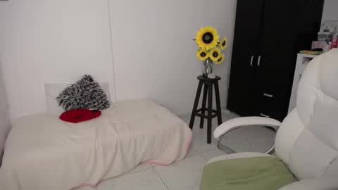 Snapshot of ana_hotmilf chatting on 03-06-25, 02:09 Ana online show from 03-06-25, 02:09