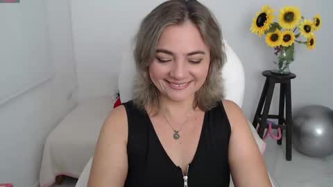 Snapshot of ana_hotmilf chatting on 09-08-25, 11:15 Ana online show from 09-08-25, 11:15