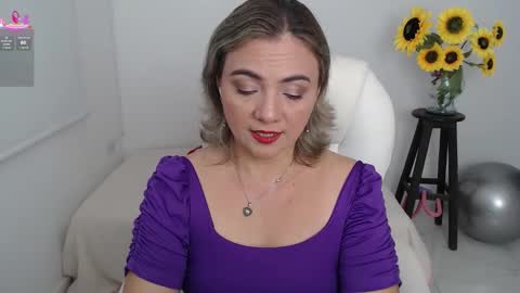 Snapshot of ana_hotmilf chatting on 09-13-25, 11:15 Ana online show from 09-13-25, 11:15