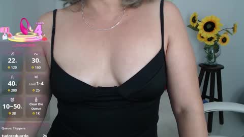Snapshot of ana_hotmilf chatting on 11-02-25, 11:07 Ana online show from 11-02-25, 11:07