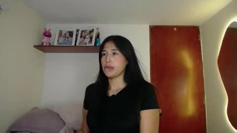 Snapshot of ana_m_ chatting on 11-02-25, 02:58 Ana online show from 11-02-25, 02:58