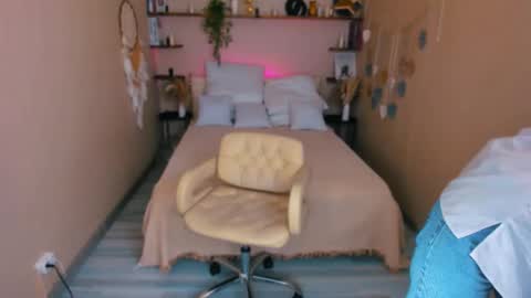 Ana online show from 09-22-25, 10:28