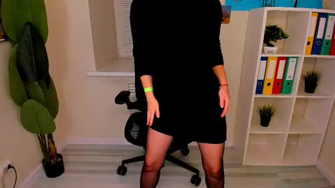 Ana online show from 10-18-25, 03:24