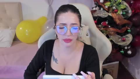 Im anna but you can call me as you want online show from 12-23-24, 10:01