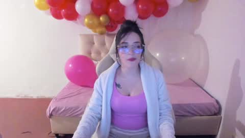 Im anna but you can call me as you want online show from 02-02-25, 11:11