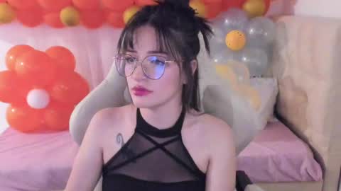 Im anna but you can call me as you want online show from 02-24-25, 07:30