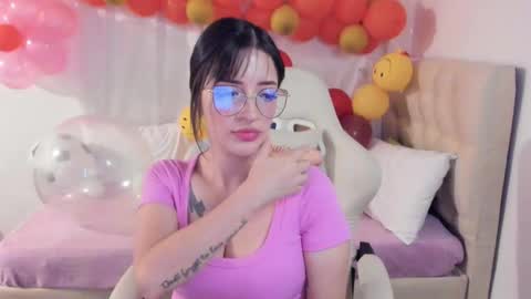 Im anna but you can call me as you want online show from 03-09-25, 12:10