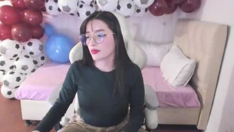 Im anna but you can call me as you want online show from 09-09-25, 10:09