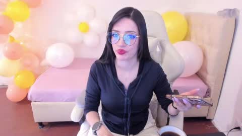 Im anna but you can call me as you want online show from 05-18-26, 09:42