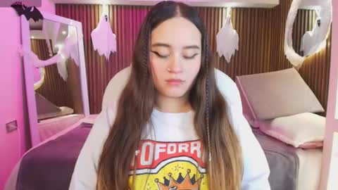 Snapshot of ana_taylor2 chatting on 10-15-25, 07:58 Ana online show from 10-15-25, 07:58