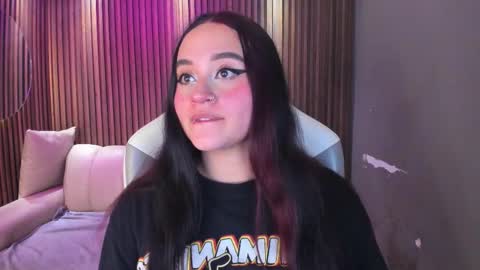 Snapshot of ana_taylor2 chatting on 11-08-25, 04:01 Ana online show from 11-08-25, 04:01