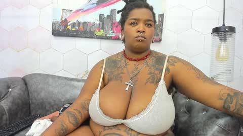 Snapshot of anaa_fuentes chatting on 01-16-25, 11:26 ANNA FUENTES online show from 01-16-25, 11:26