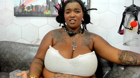 Snapshot of anaa_fuentes chatting on 02-08-25, 02:36 ANNA FUENTES online show from 02-08-25, 02:36