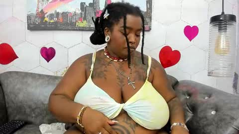 Snapshot of anaa_fuentes chatting on 02-17-25, 02:37 ANNA FUENTES online show from 02-17-25, 02:37