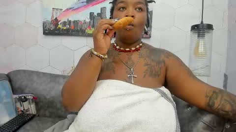 Snapshot of anaa_fuentes chatting on 03-07-25, 10:45 ANNA FUENTES online show from 03-07-25, 10:45