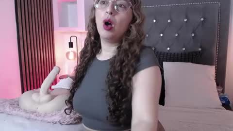 Ana Moon  online show from 05-06-26, 04:41