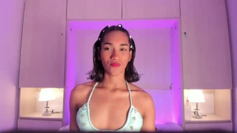 anaacollins_ online show from 04-30-26, 12:11