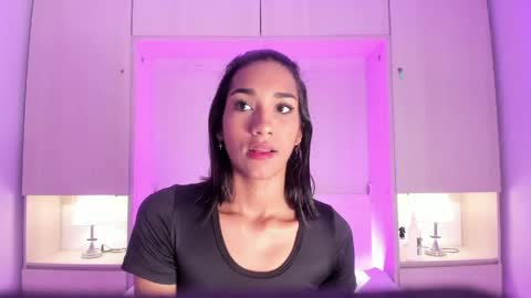 anaacollins_ online show from 05-08-26, 11:59