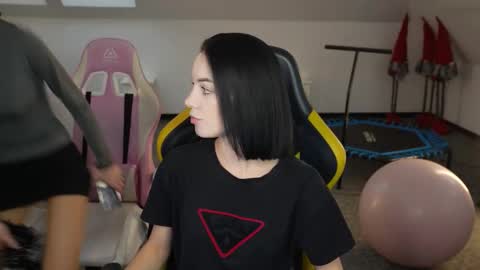 Sweet girls online show from 11-06-25, 12:06