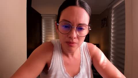 Anabel online show from 12-16-25, 04:01