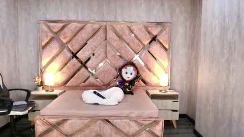 Snapshot of anabell_brown chatting on 10-18-25, 07:36 HI I AM ANABELL online show from 10-18-25, 07:36