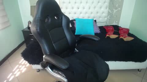 Anabella online show from 01-16-25, 02:41