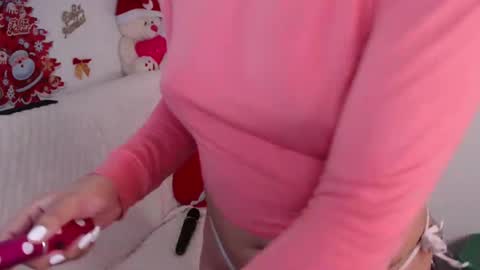 Snapshot of anabellered chatting on 12-24-24, 10:01 Ana online show from 12-24-24, 10:01